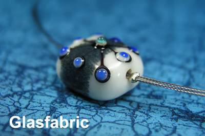 Schmuckkette der Reihe Glasfabric